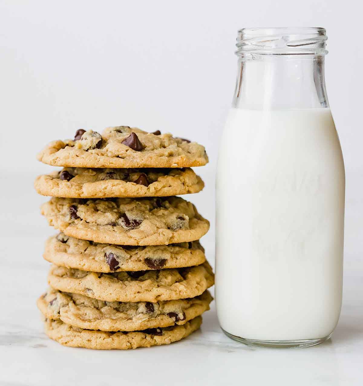 Oatmeal cream pies on a plate.