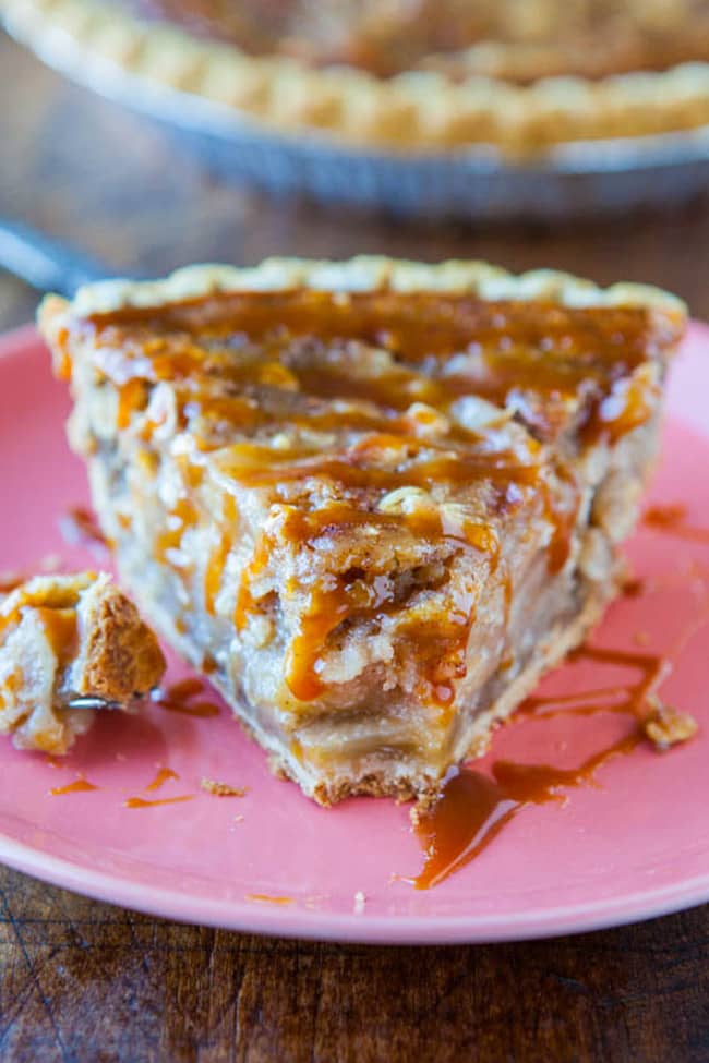 Caramel Apple Crumble Pie