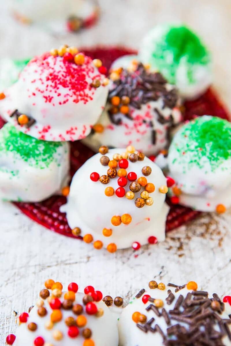 White Chocolate-Dipped Oreo Cookie Balls