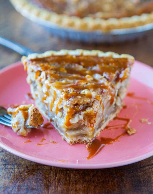 Caramel Apple Crumble Pie