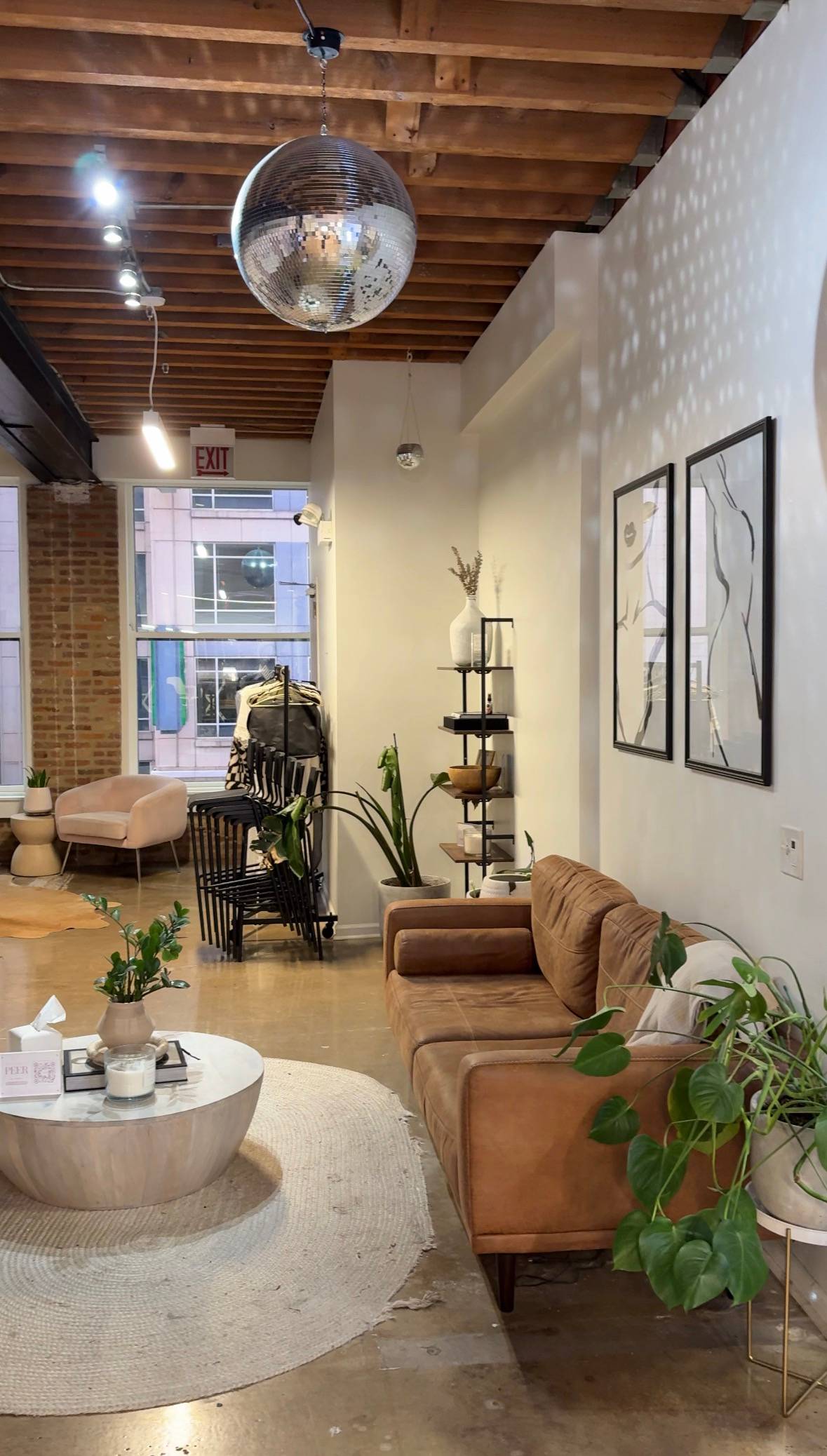 Makeup artist Rachel Marie Glam studio space in Chicago