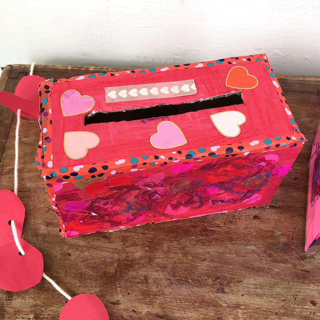 Make your own Valentine Box