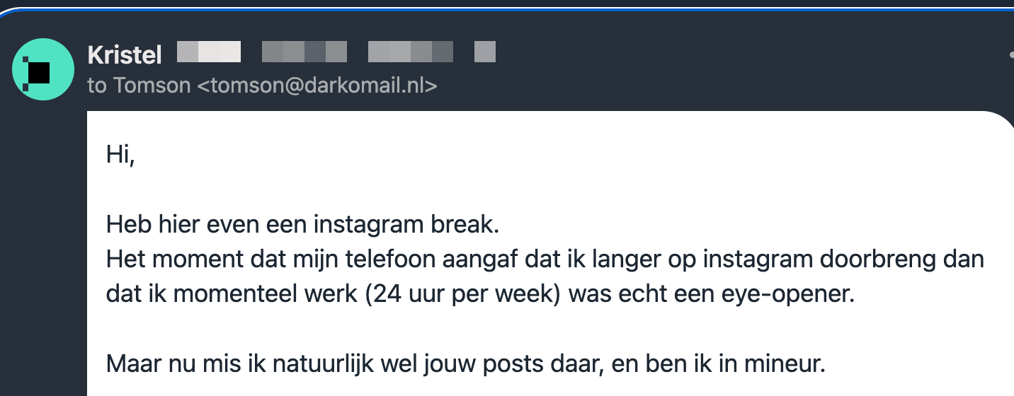 Een foto van een email die ik heb gekregen van kristel over dat ze meer tijd op het scherm doorbracht dan het aantal uur dat ze werkte