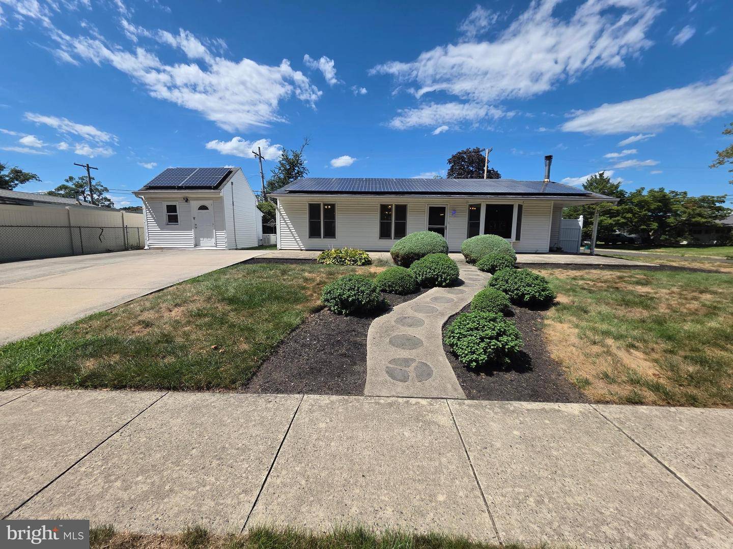 Just sold property photo representing a recently sold home.