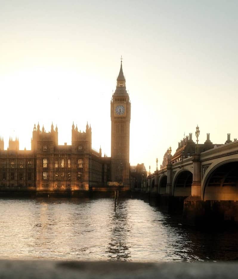 Big ben and parliament building at sunrise