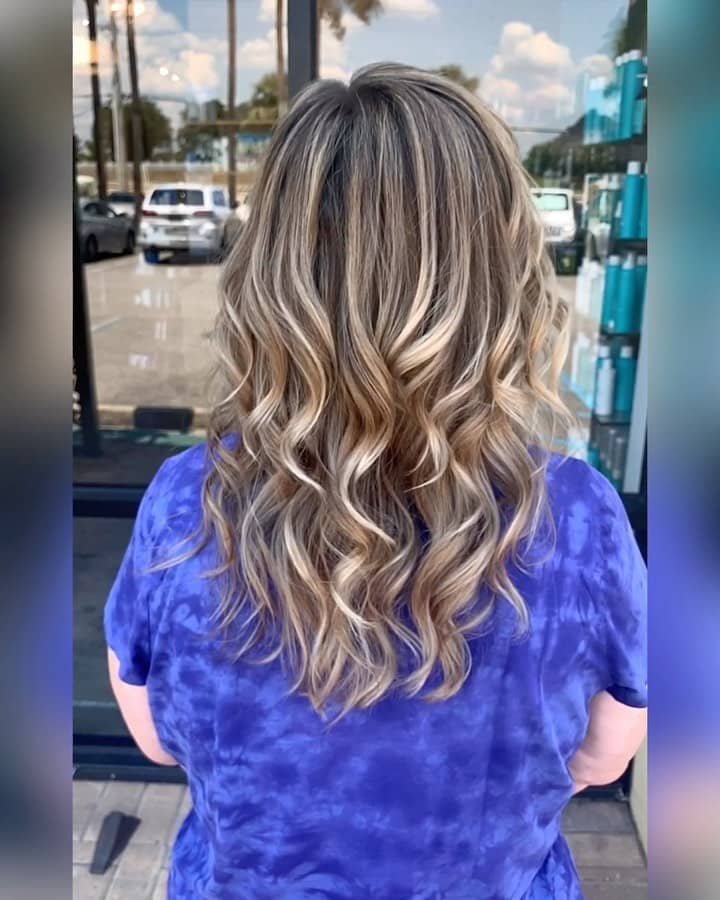 My Beautiful Mother!

🖤

Stylist: @hairbyjoannaallen 
Location: @pureandcouture 
Phone: 850-424-3935