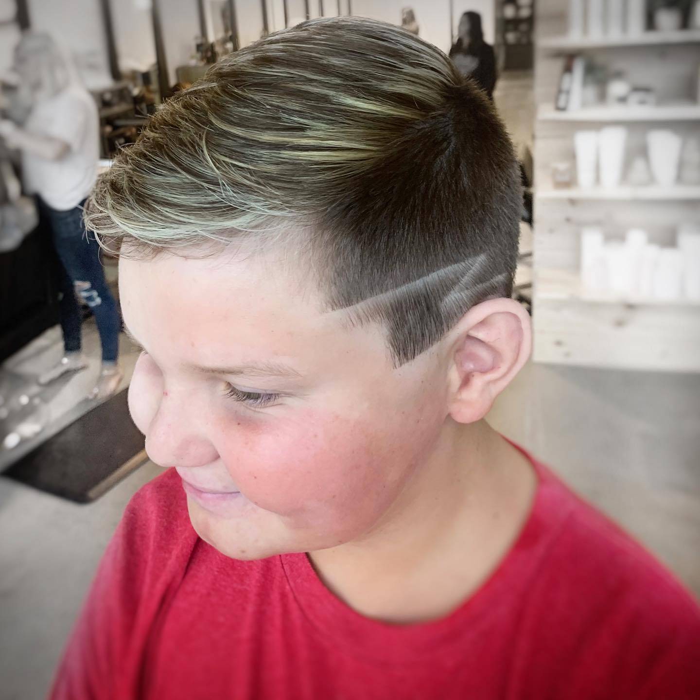 Wanna make a statement with your back to school haircut? ⚡️💇‍♂️⚡️

•

Stylist: @hairbyjoannaallen 
Salon: @pureandcouture 
Phone: 850-424-3935