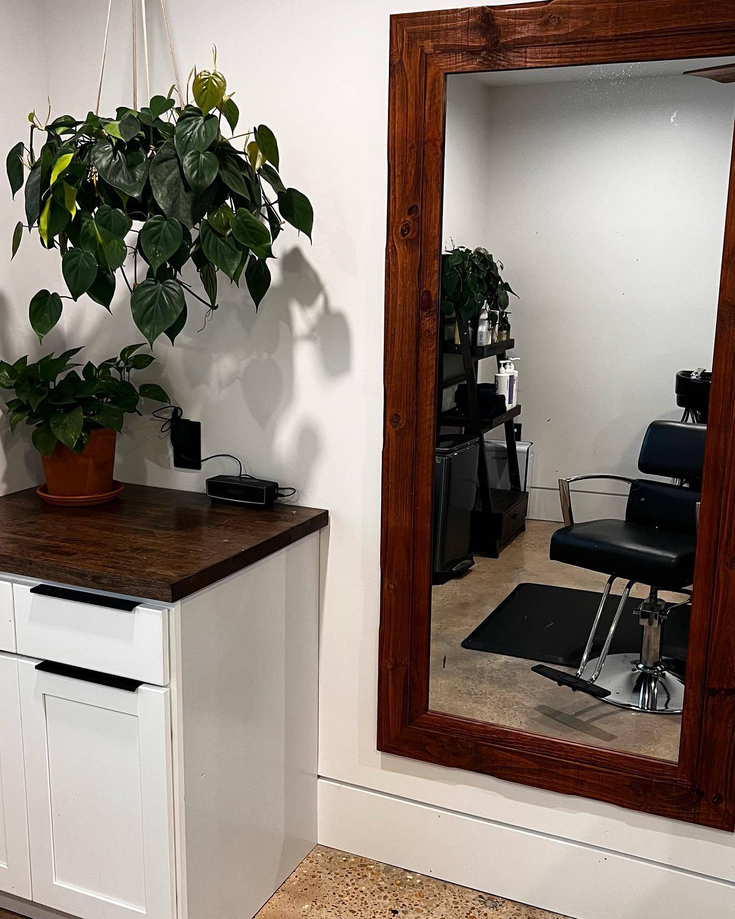 FORT WALTON BEACH LOCALS 📍

I am excited to exclusively invite you into my new space 🦋

PLEASE DM ME FOR APPOINTMENTS

This is a private space that I have cultivated inside of my ~home~ that I am opening up for NEW clients!

Because of the nature of this offering, I only have space for 5 new clients who are looking for color or highlights. (And love dogs 😉) I have over 12 years of coloring experience and am exciting to be using @originalmineral and @owayorganics for a more holistic experience ✨

#850fortwaltonbeachlife #fortwaltonbeach #holistichairtribe #mustlovedogs #licensedtocreate