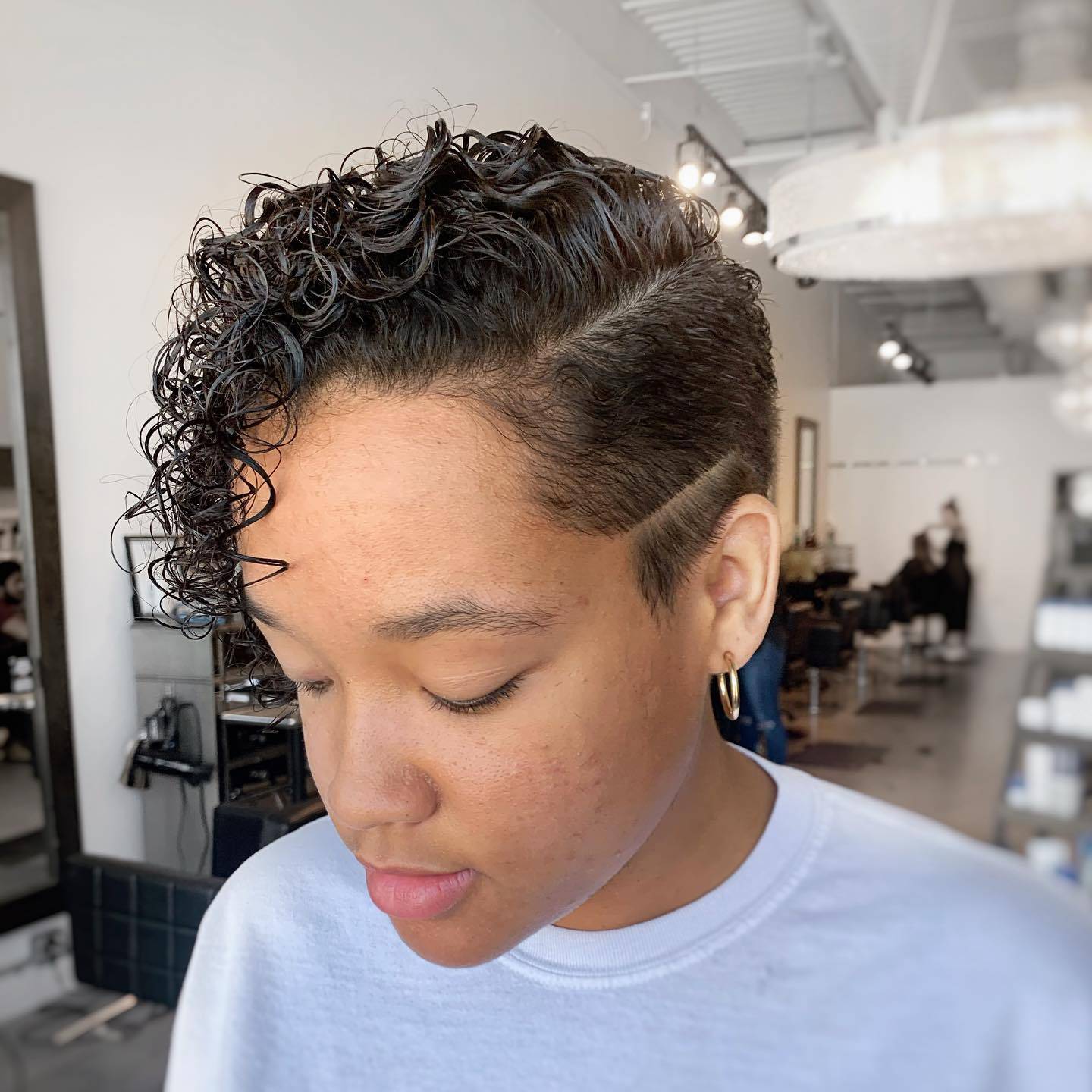 Life is too short to not go for that haircut you’ve always wanted 🤩 
.
#shorthairdontcare 
.
Stylist: @hairbyjoannaallen 
Salon: @pureandcouture