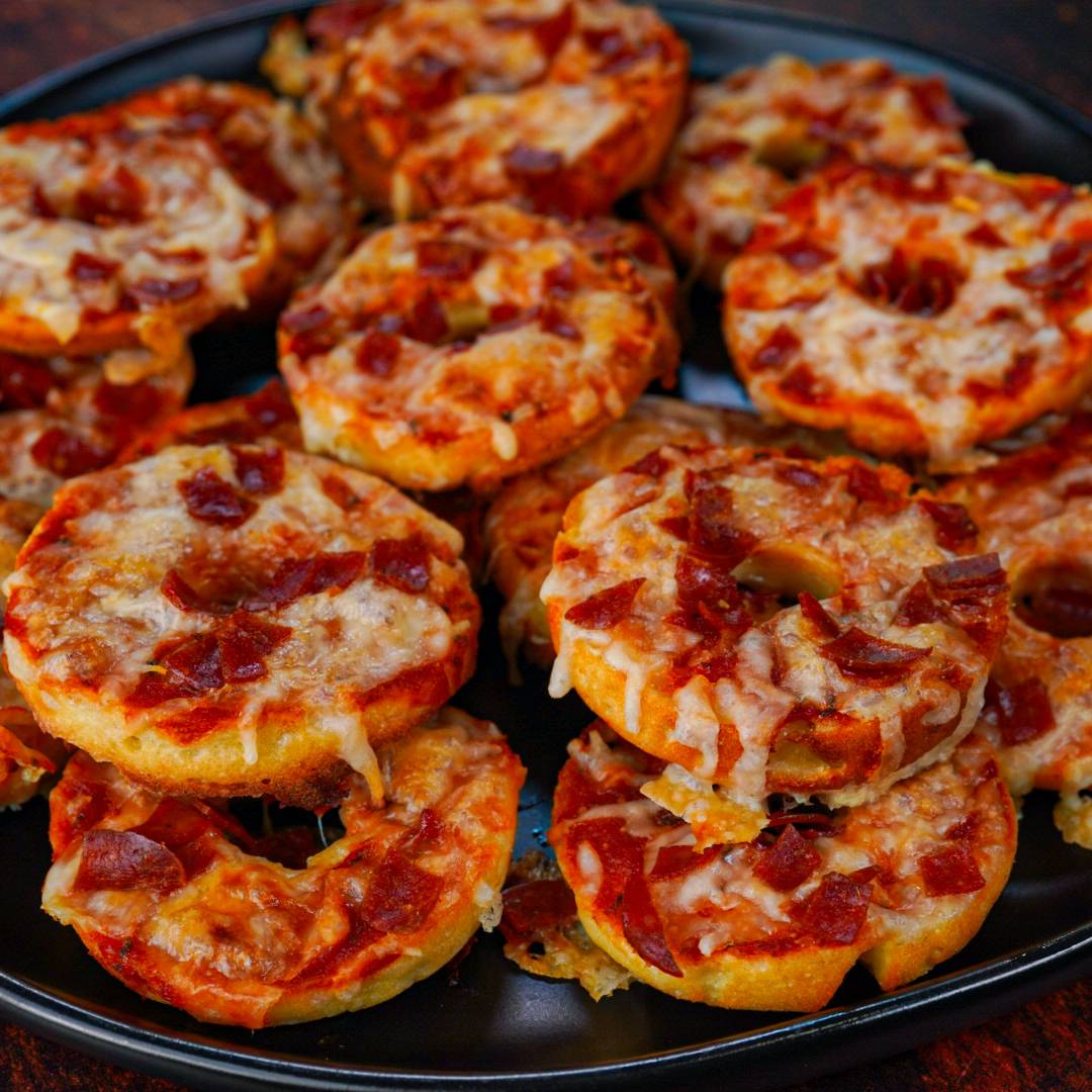pizza bagel