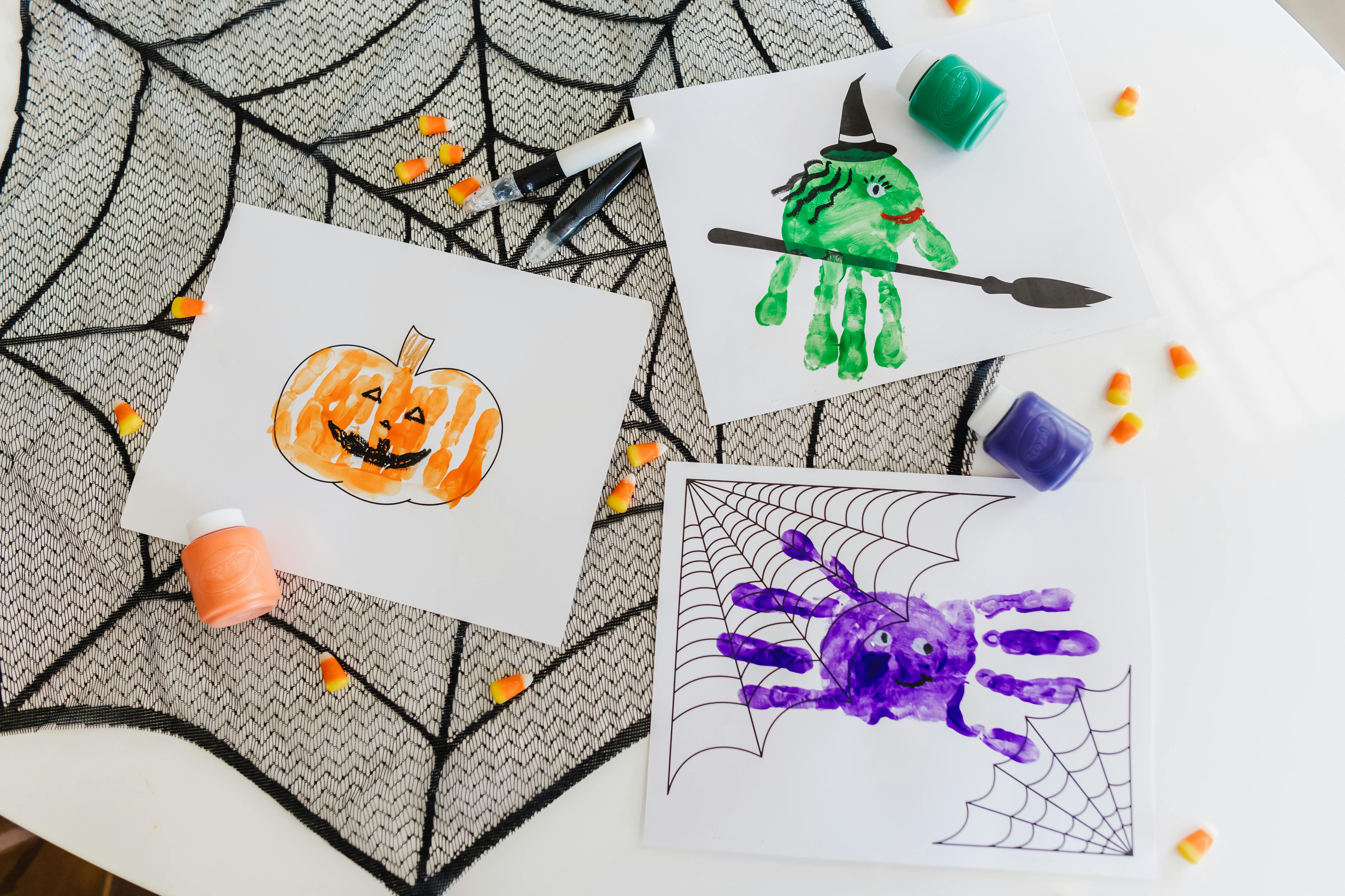Handprint Halloween crafts for kids. 
