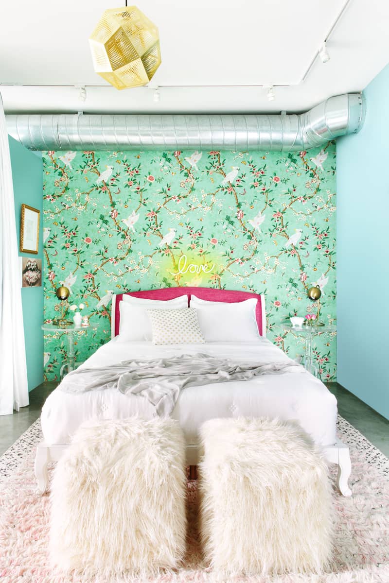 How to style your bed like a design pro is one of 6 simple ways to spruce up your home while sheltering in place by Los Angeles and Fort Worth based interior designer Jessica McClendon