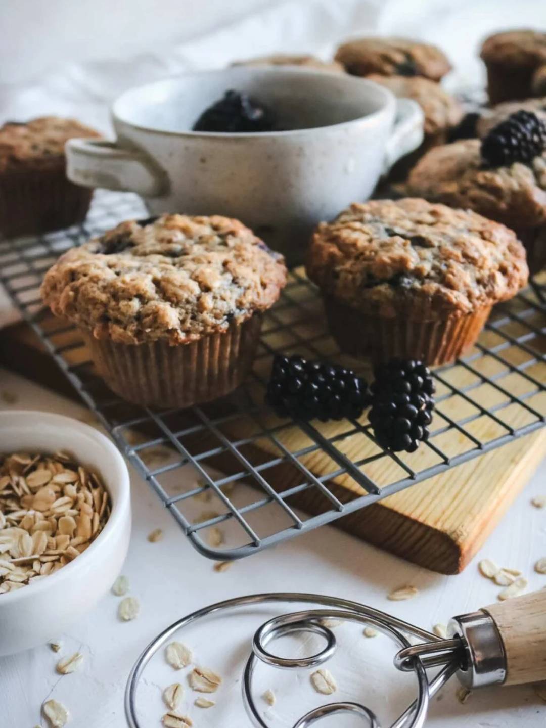 blackberry oatmeal muffins