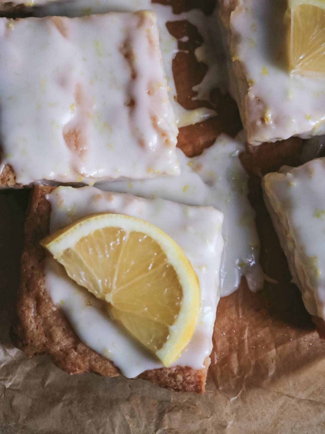 chewy lemon blondies