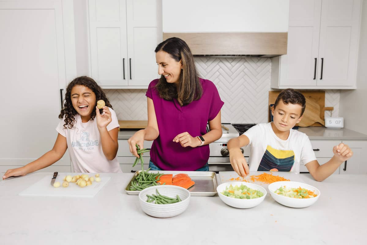 Yumna and her kids lunch box prepping