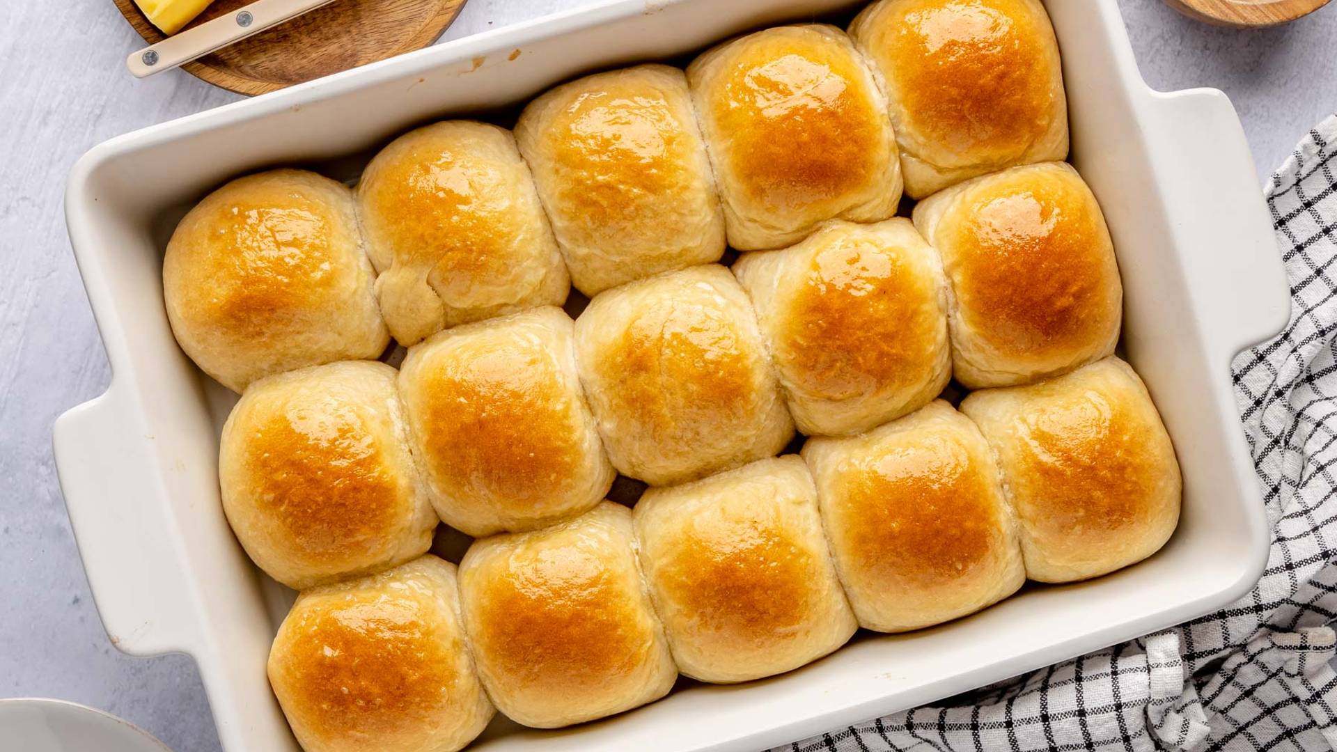 homemade dinner rolls 