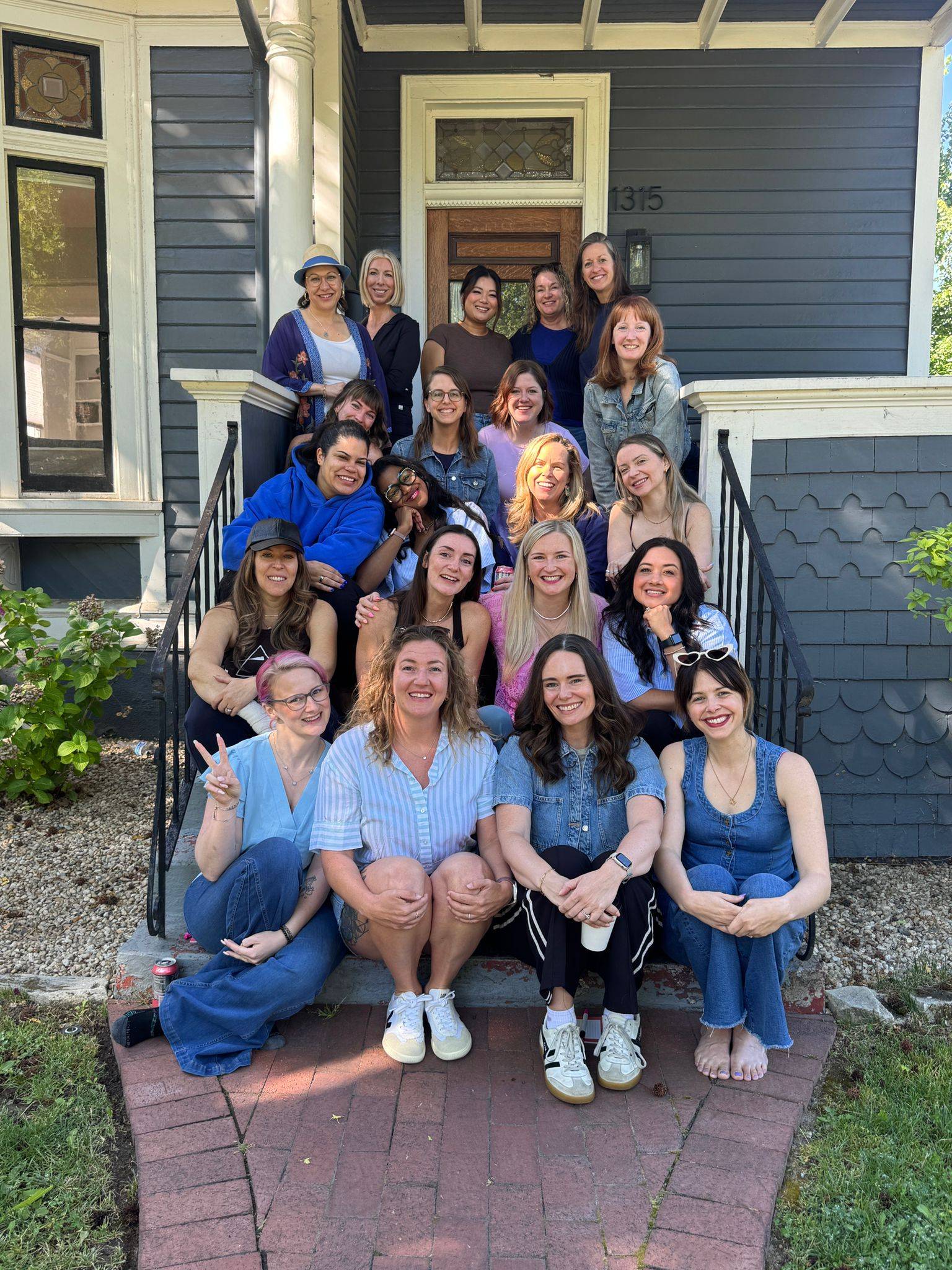 20 women business owners on the steps