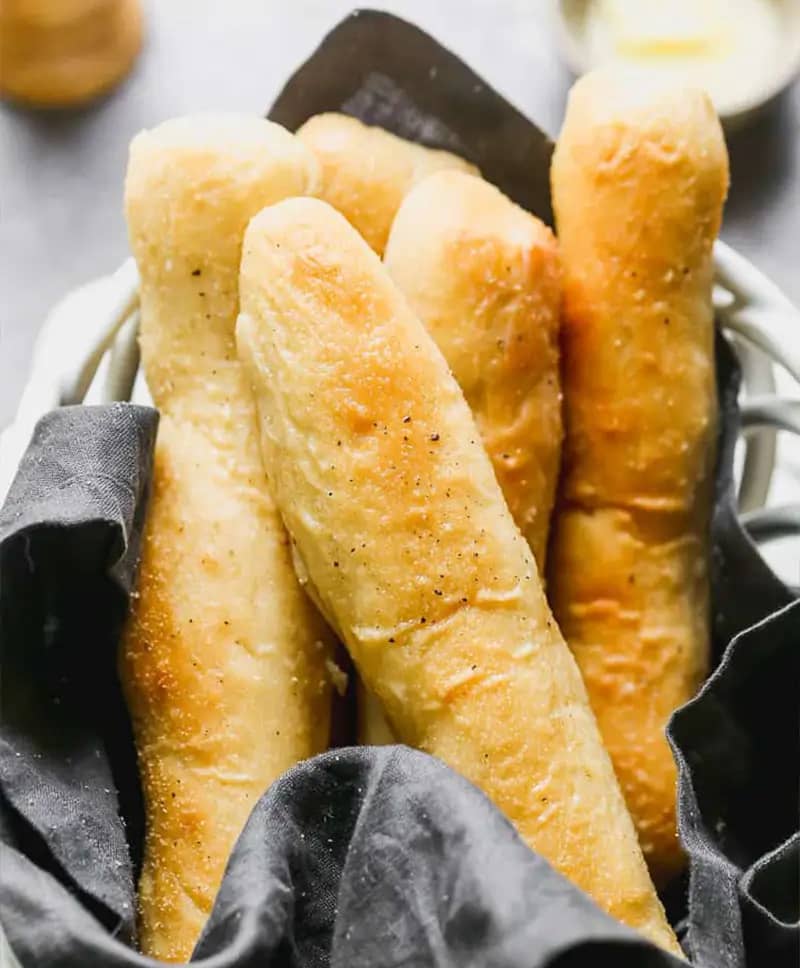 Easy Homemade Breadsticks
