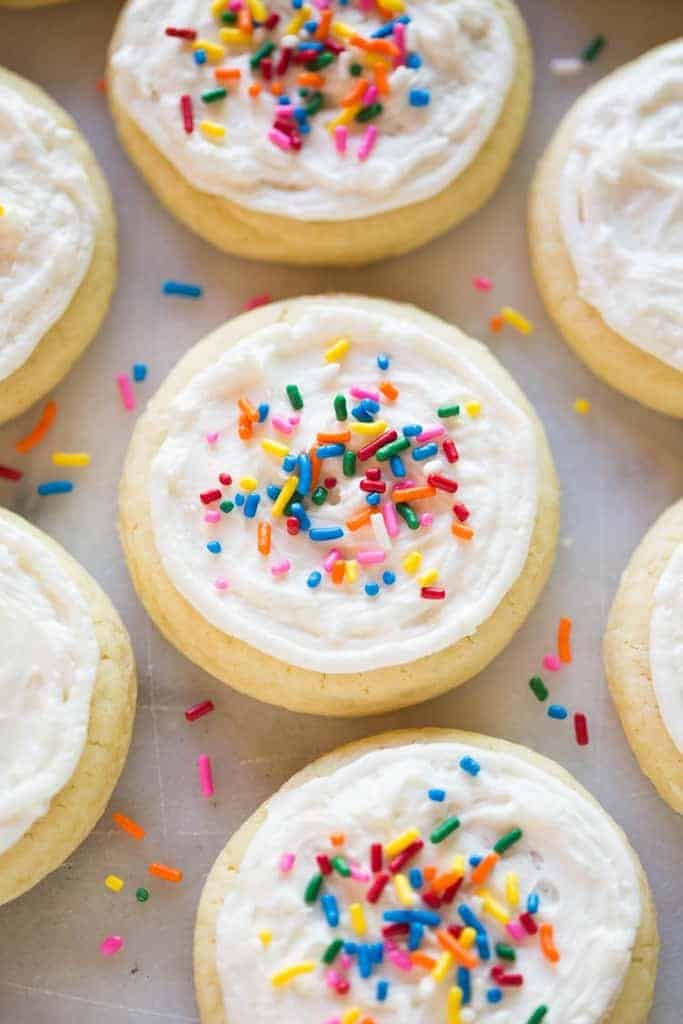 Sugar cookies with sprinkles and white frosting