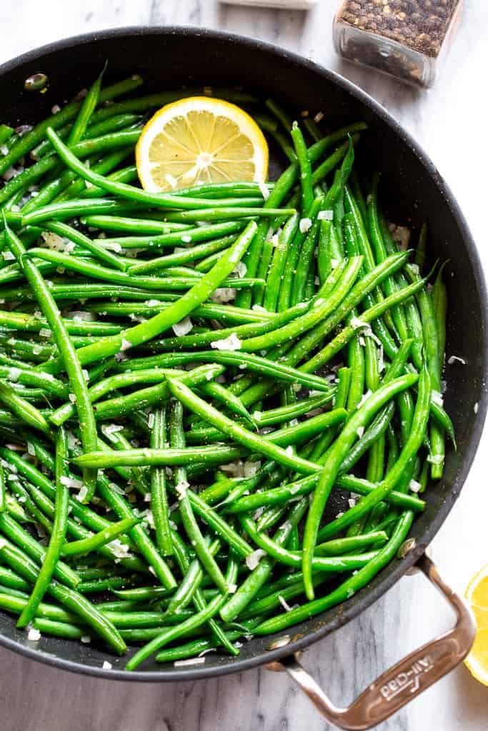 french green beans in a black skillet