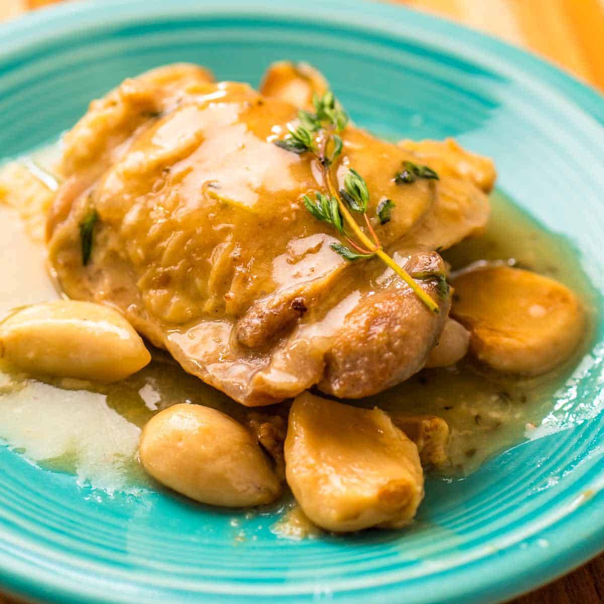 Chicken with garlic cloves