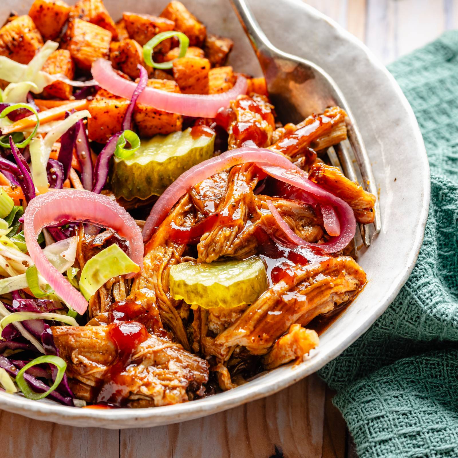 slow cooker chipotle bbq pulled pork bowls