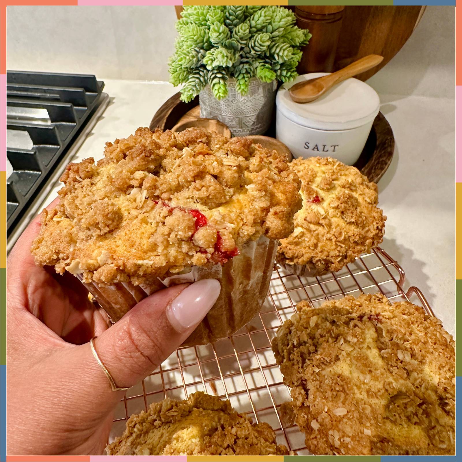 cranberry crumble muffins