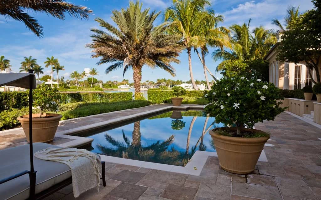 Florida home with elegant swimming pool