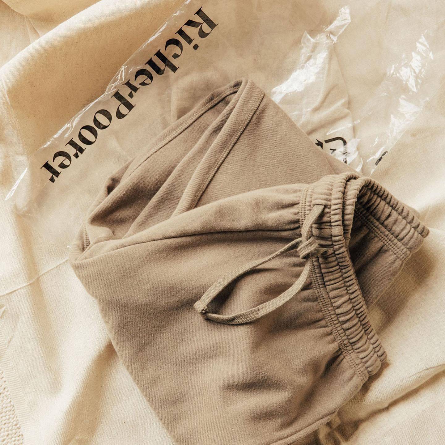 Comfortable wear for home

#avantheme #Smartcasual #pandemicfashion #fashionweek #repost #ootdfashion #winterwear #luxeleisure #leisurewear #leisurewearluxe #leisurewearstyle #colourways #mixdontmatch #cashmere #cashmeresweater #elegance #winterfashion #winterfashionlooks #wfh #workfromhome #workfromhomefashion #workfromhomefashions #workfromhomelife #casualwear #sportwear #homewear #homewearstyle #casualwearformen #casualwearforwomen #lifestyle

💚BUY now:
https://richer-poorer.com