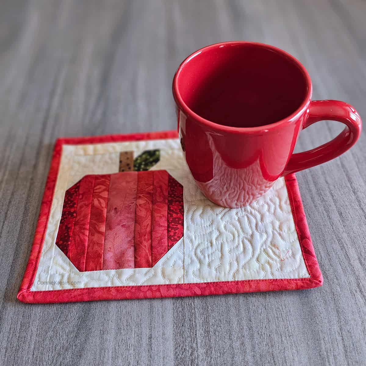 Apple Mug Rug tutorial