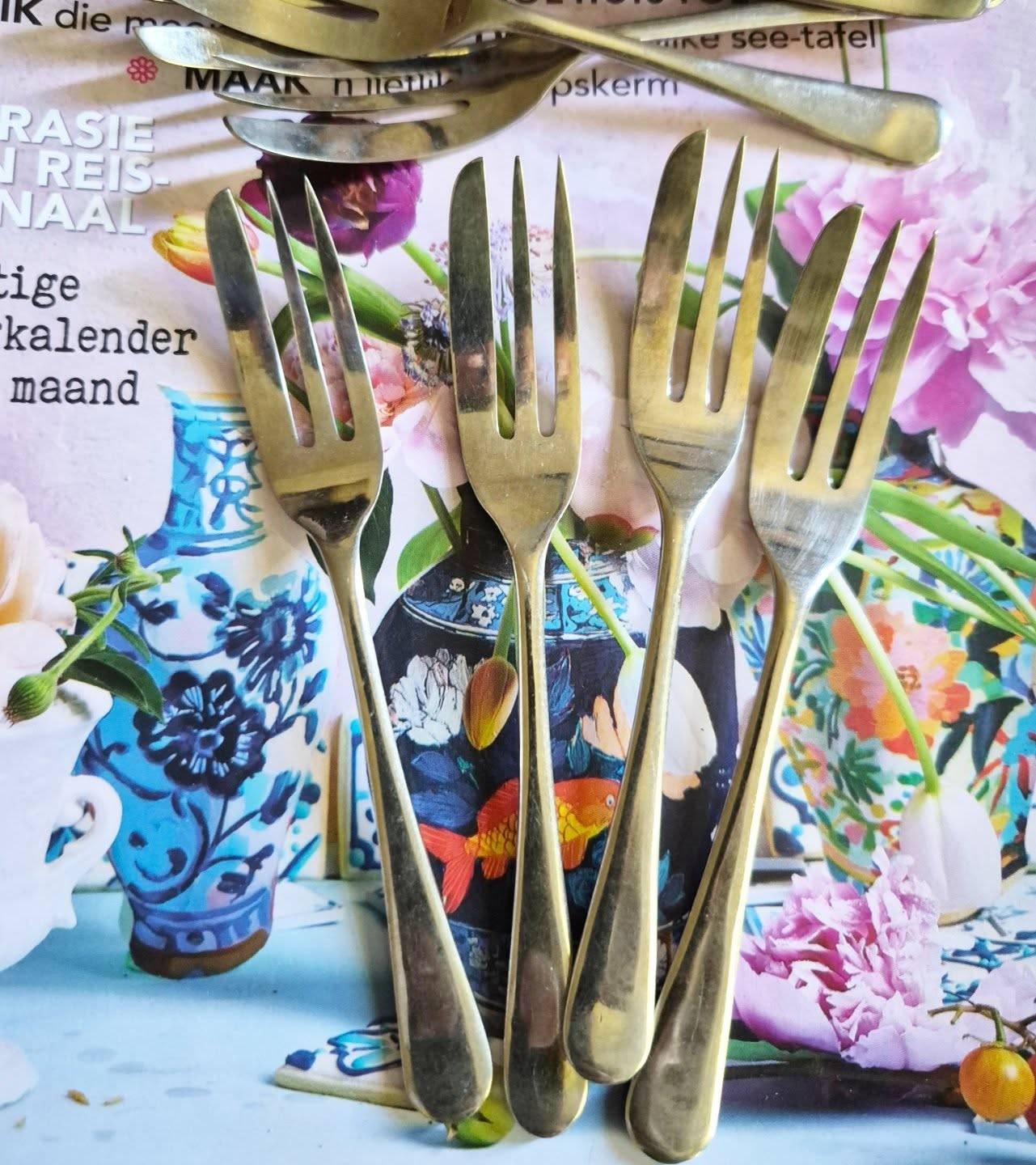 You might see vintage EPNS cake forks. I see the possibility for the ideal size sock darning needle for those fine stitches and short lengths of leftover thread. Each needle carries a story of its past life, transformed into a durable non plastic tool, hand stamped with delicate designs to make it beautiful and made to be used and treasured for years to come.

Thank you @stbhospiceboutiqueshop for the great service!