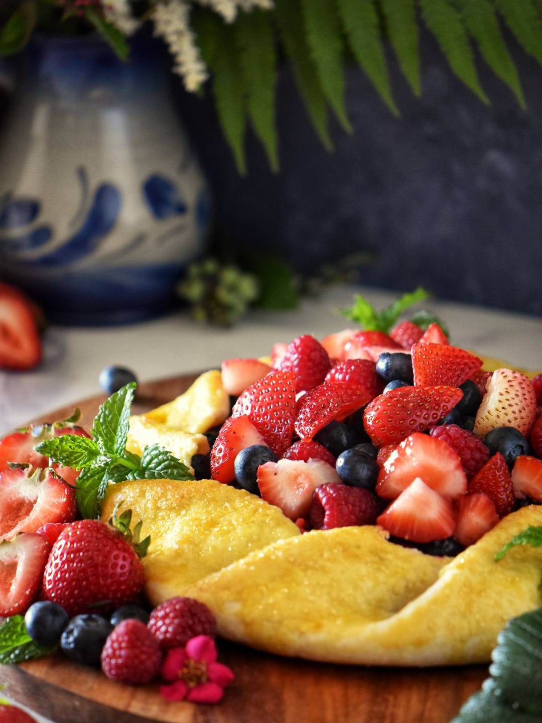 A crostata of berries.