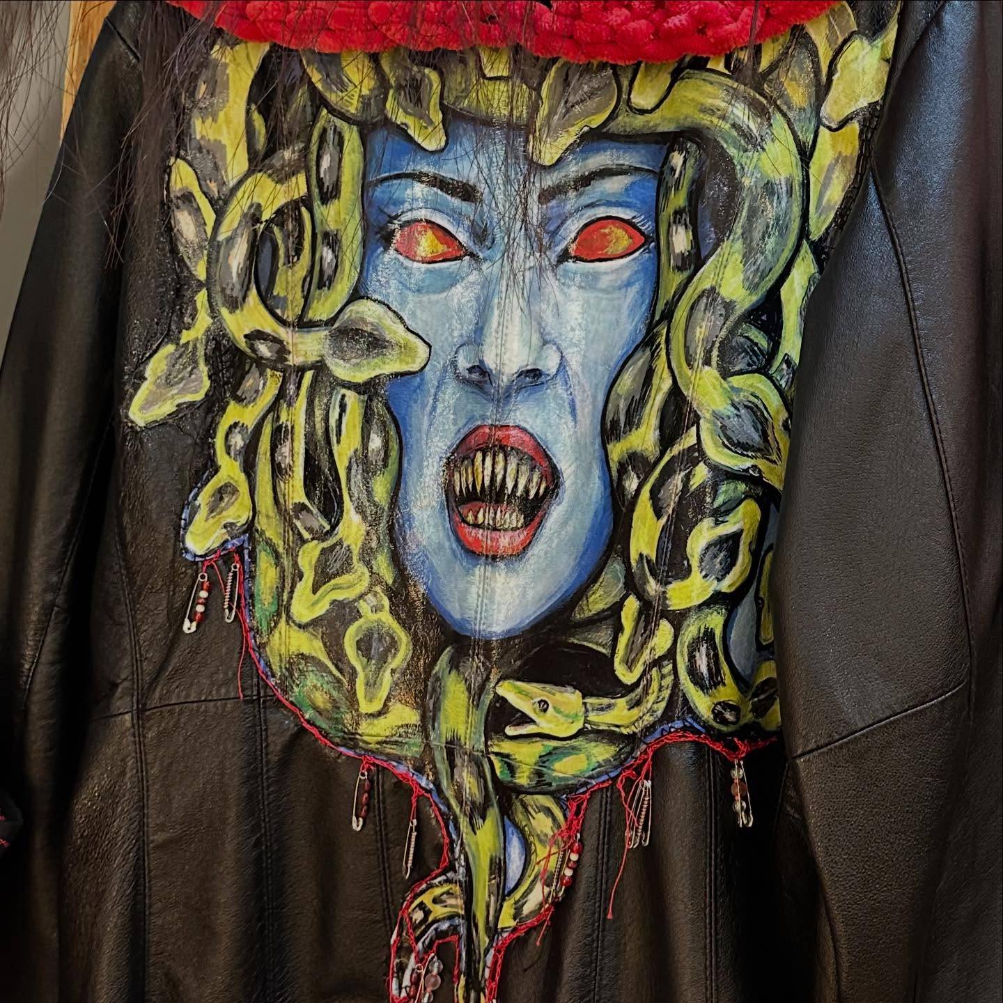 A lil bit of Coffee and Creatures x Totoro and other fun stuff is now at @casa_bizarro - the best art gallery alternative boutique on Planet Earth! I dropped these friends off today & got some hugs from my pals, and a friendly wag from Vincey the shop pup. If you live within an hour of Frenchtown, you are missing out on some fun & arty times! 
And if you have a Studio Ghibli fan on your gift list, this might be just what you need for gift-giving season! Everything I make is an upcycle, so you can feel good about purchasing recirculated clothes and accessories with a new edge to them!