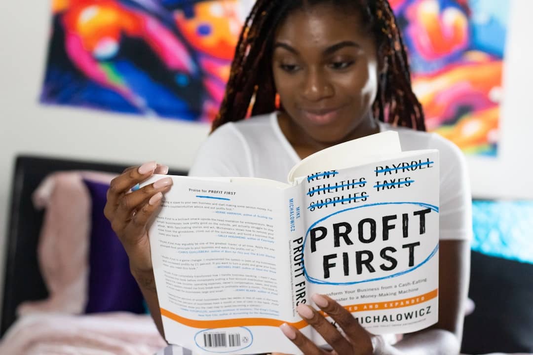 Feel the shift from money stress to clear control. Discover Profit First, spot financial health, and fix budgeting errors today.