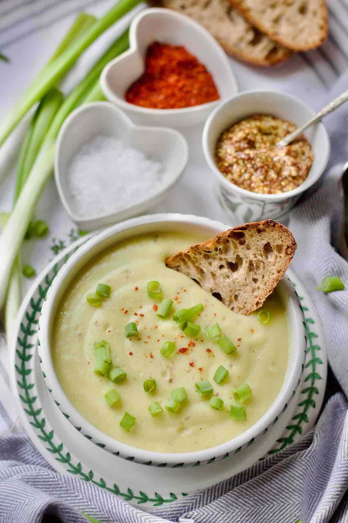 creamy cauliflower leek and potato soup