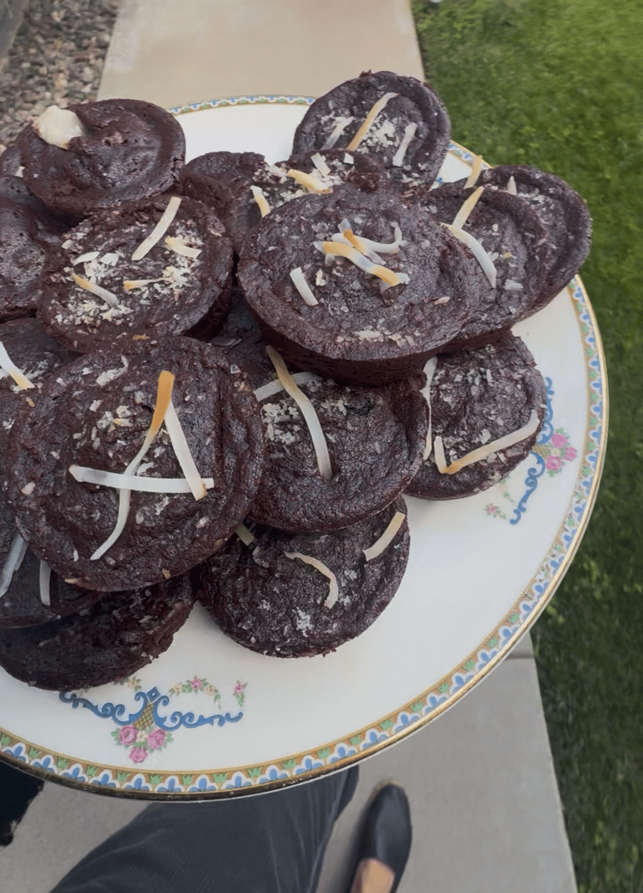 Fudgy whey protein brownie bites