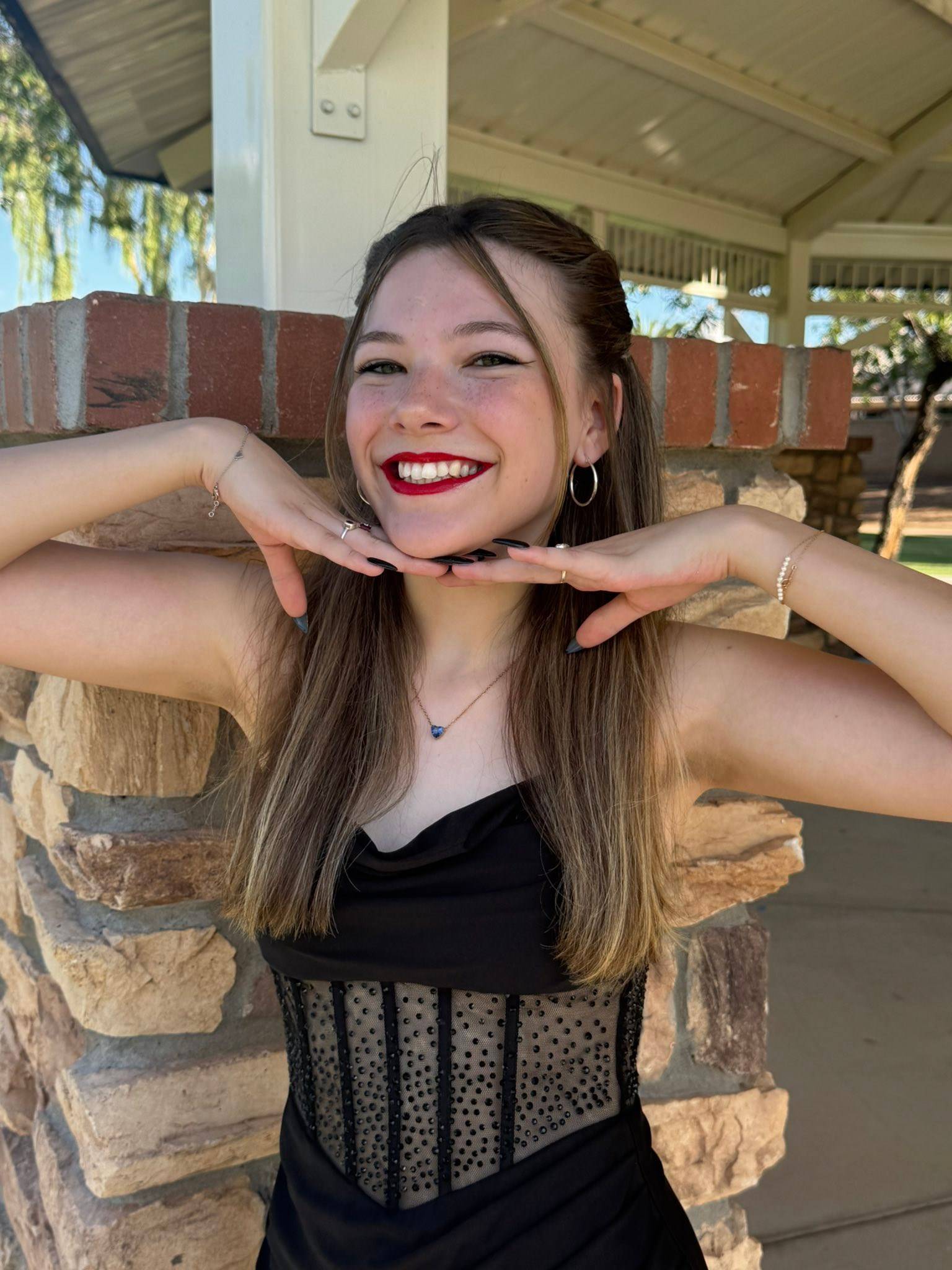 HOCO 2025, Sophomore Year for this girlie!

📸 Cutest crew in town—hearts full, feet sore, memories forever. 💃🕺 #Homecoming2025 #HocoMagic #HoCoCrew