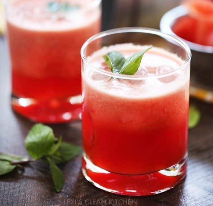 https://lexiscleankitchen.com/2-minute-watermelon-juice/