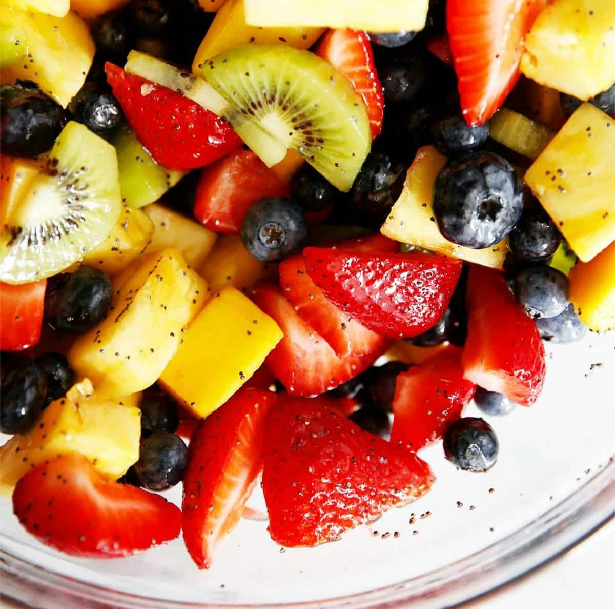 https://lexiscleankitchen.com/honey-lime-fruit-salad/