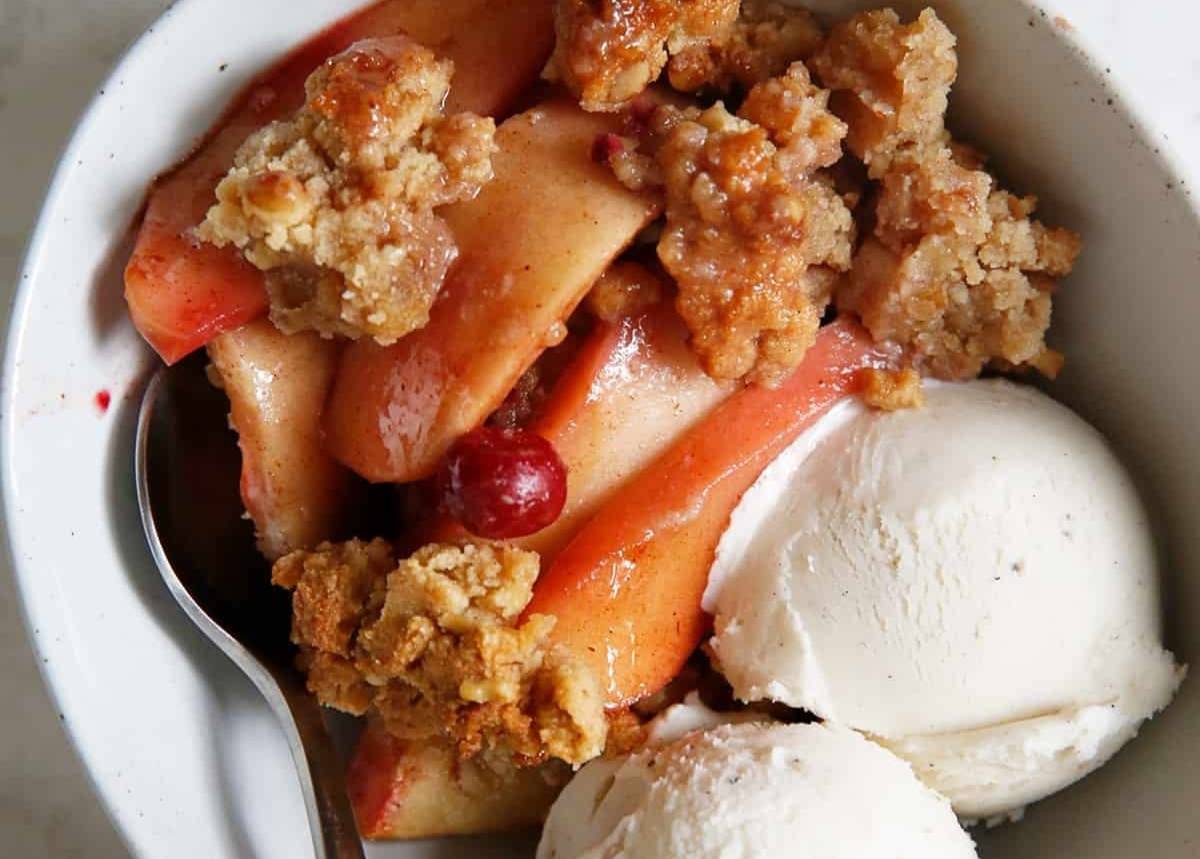 apple cranberry crisp