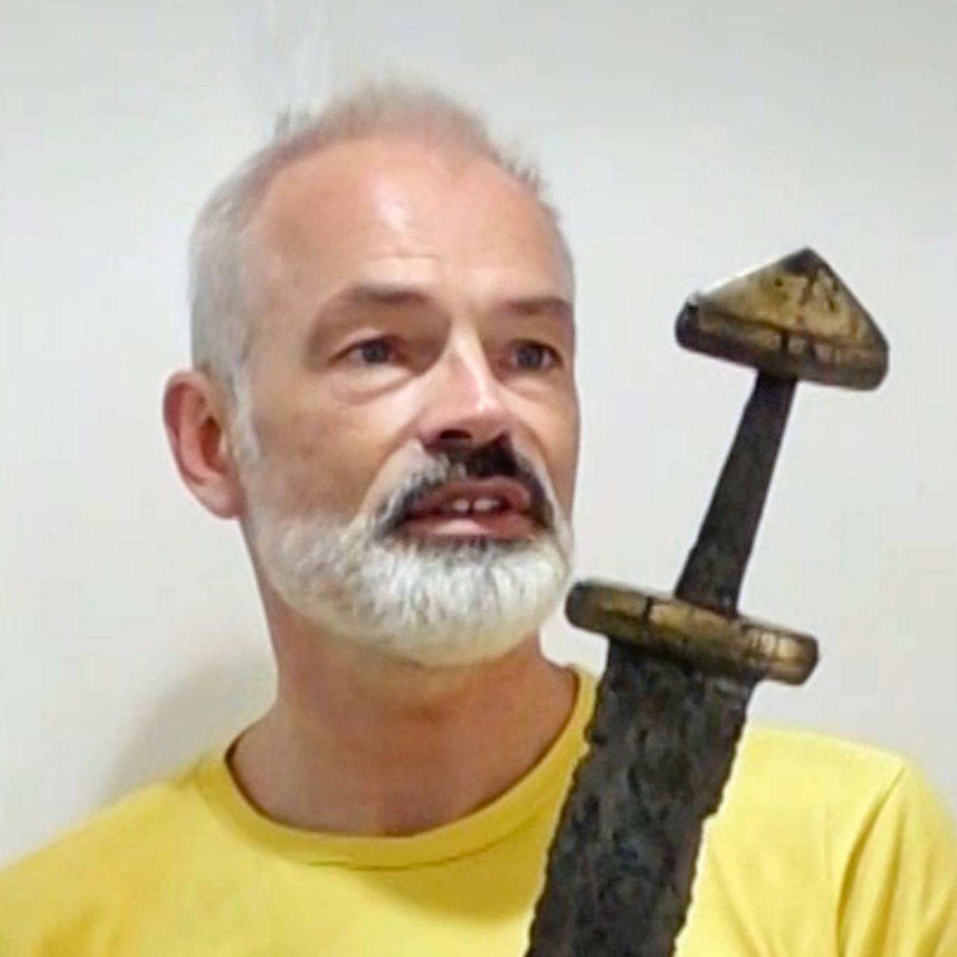 Headshot of Roland Warzecha