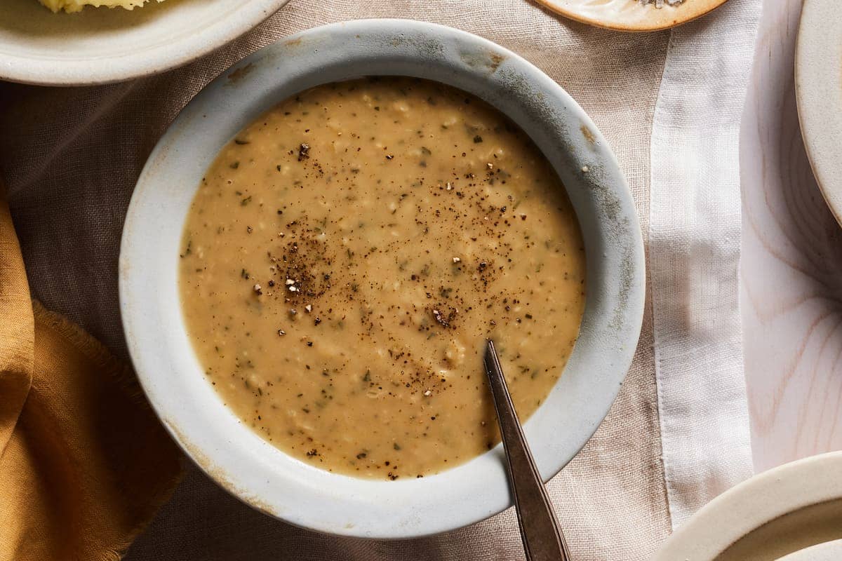 Homemade Turkey Gravy from www.whatsgabycooking.com (@whatsgabycookin)
