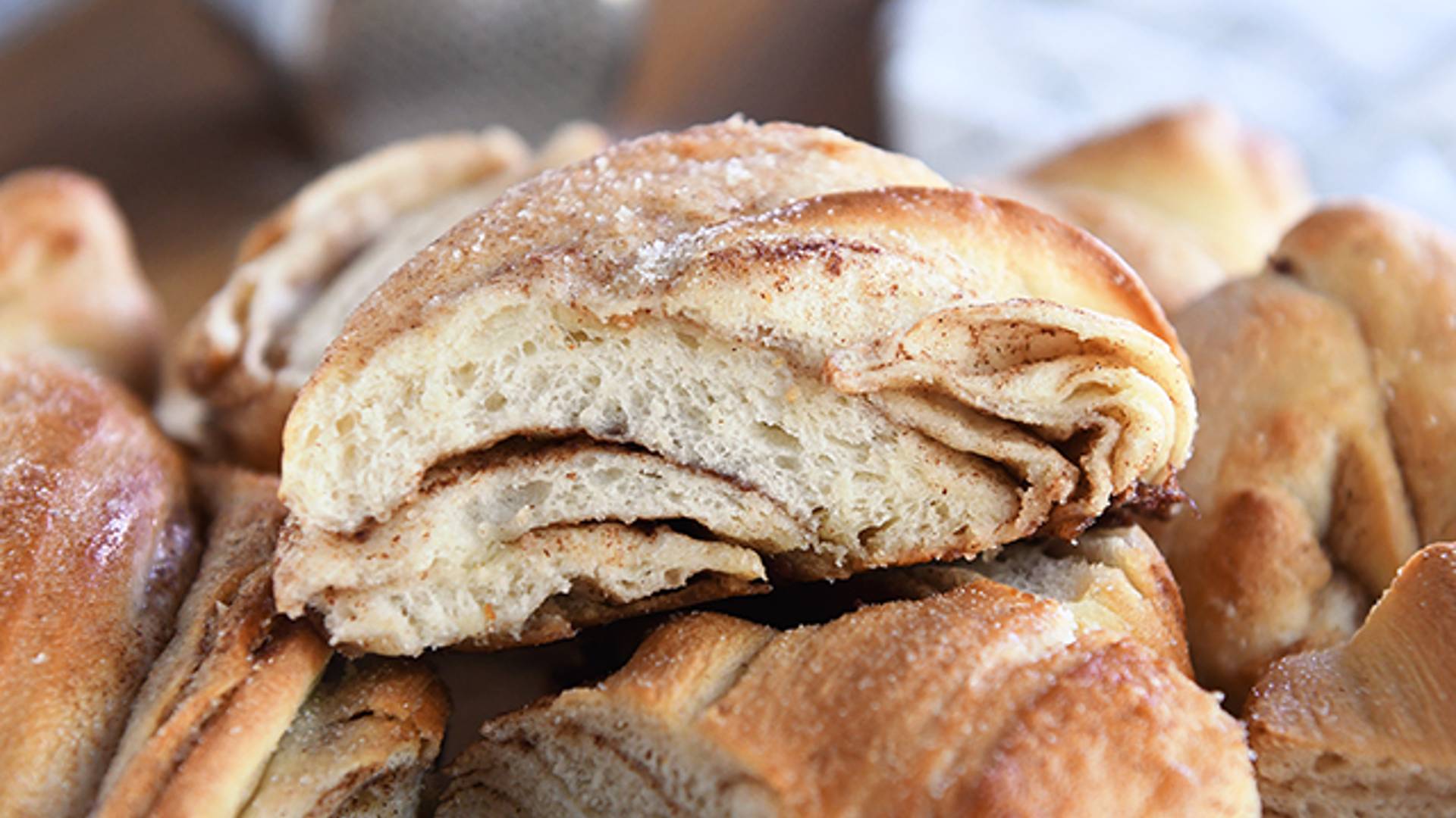 cinnamon and sugar twisted croissant bread