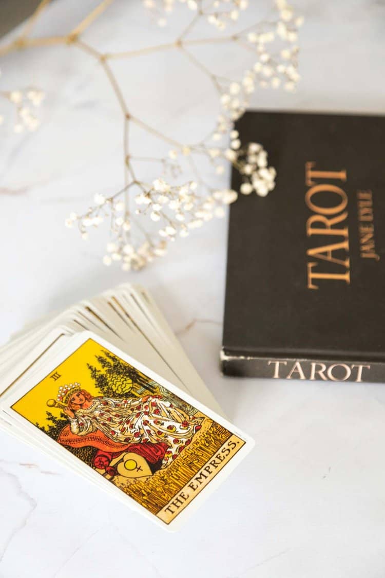 30 Min Tarot Card Reading with Crystal