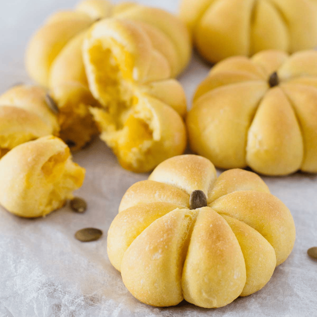 3 Kabocha squash shaped breads