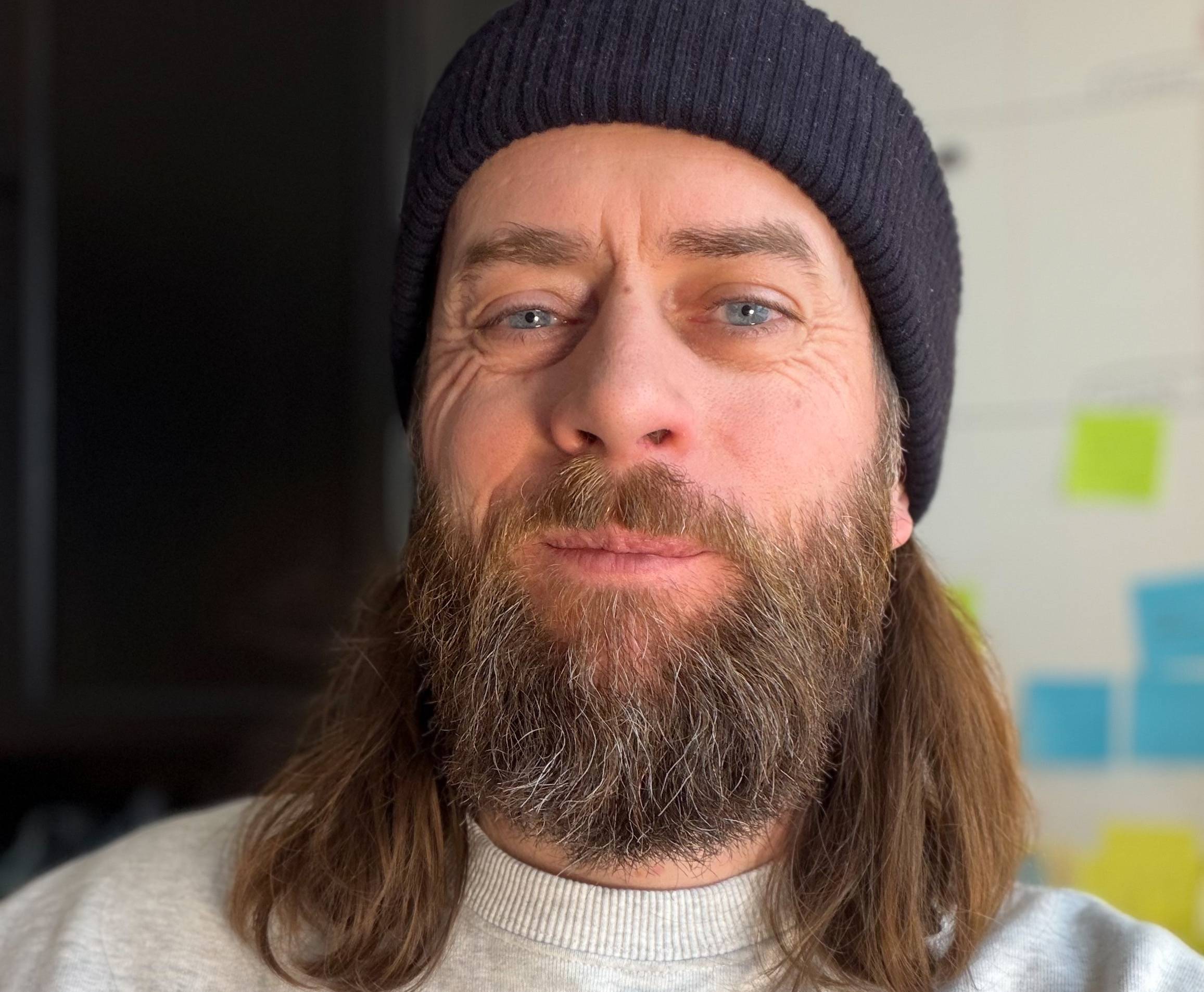 I natt lå jeg og tenkte på hvor kort livet egentlig er. Ikke på den dramatiske måten. Mer nøkternt. Konstaterende. At det er begrenset. At vi ikke får uendelig mange runder. At vi, så langt jeg vet, bare får én.