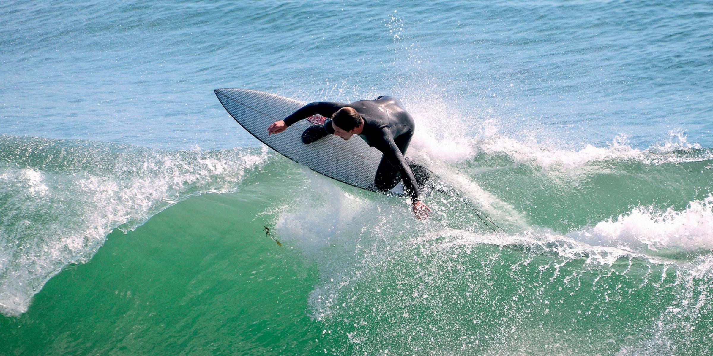 Beginner Guide to Reading Surf Reports for Better Wave Sessions