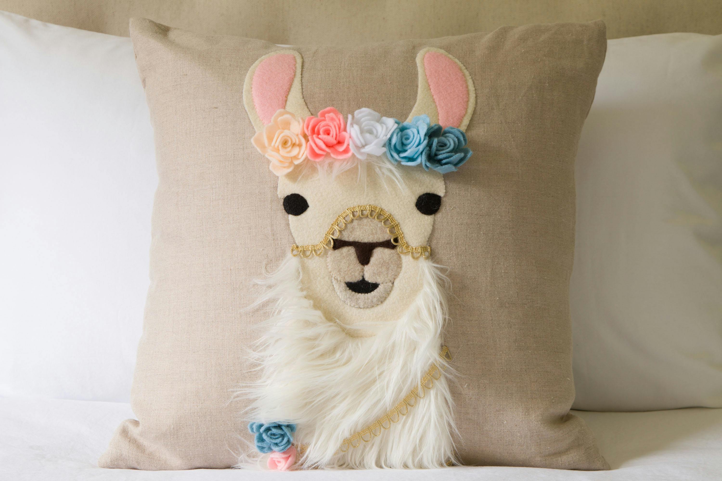 Download Gorgeous Diy Boho Llama Pillow With Free Svg File Learn More