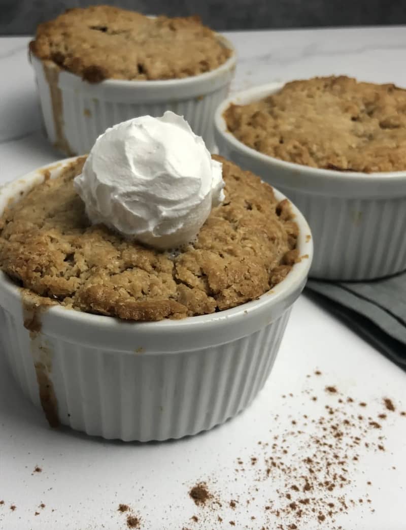 cinnamon apple crumbles