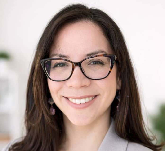 Mayra García-Zeda, RDN, Latina gut health dietitian